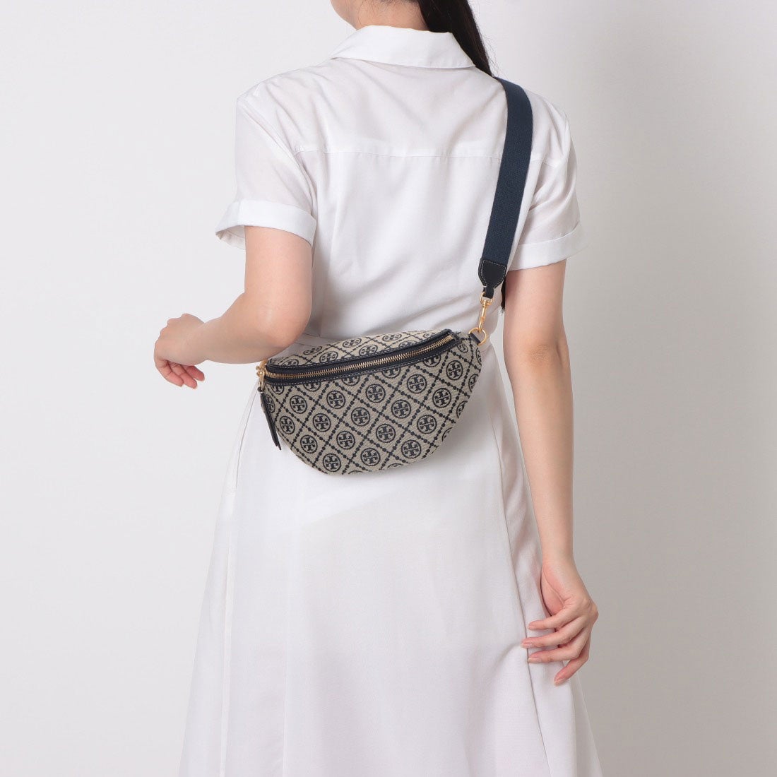 トリーバーチ TORY BURCH Tモノグラム ベルトバッグ （Tory Navy