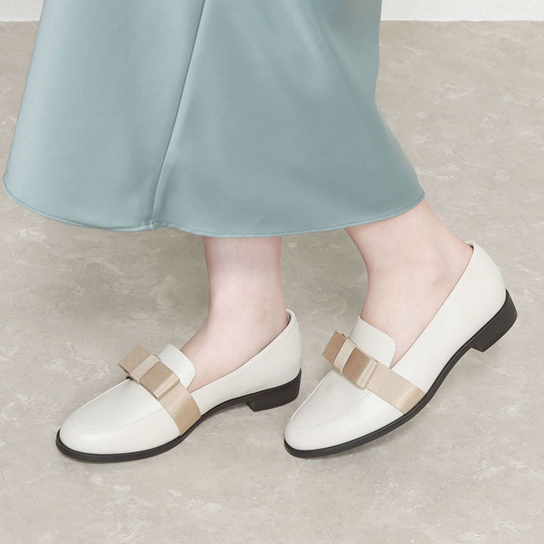 タラントン バイ ダイアナ TALANTON by DIANA 平リボンローファー （黒