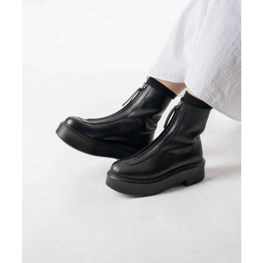 ザ ロウ THE ROW F1144 L64 ブーツ Zipped Boot 1 in Leather