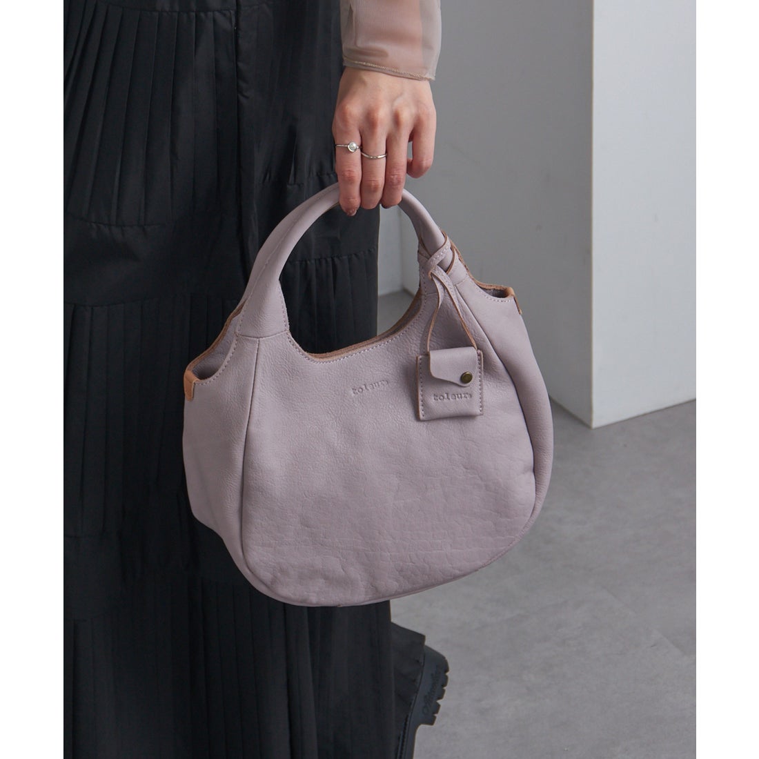 トーラ toleur カウレザードロップトート 11970 （パープル