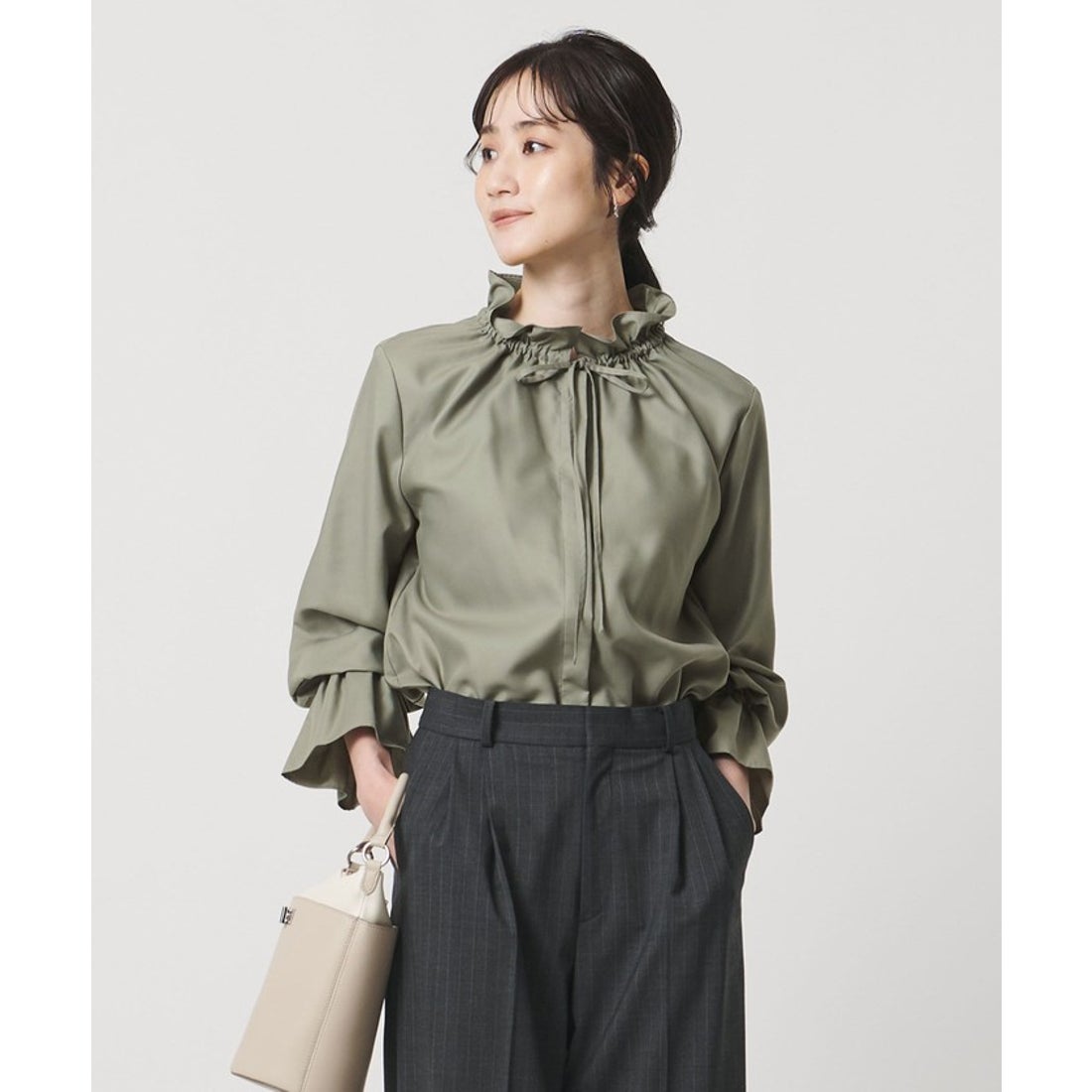 UNITED ARROWS フリルカラー フレアスリーブ ブラウス （OFF WHITE