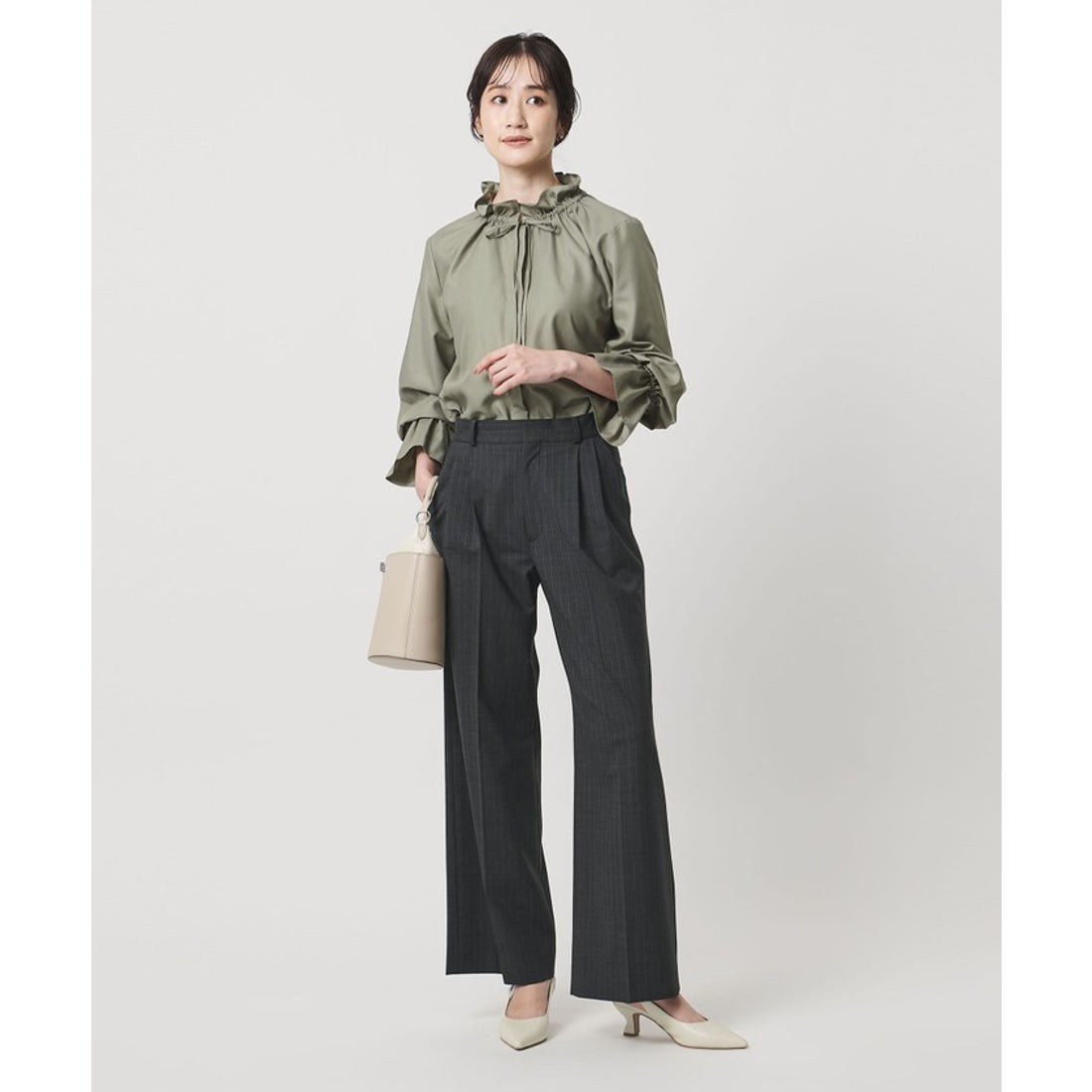 UNITED ARROWS フリルカラー フレアスリーブ ブラウス （OFF WHITE