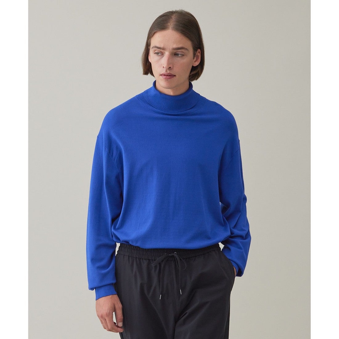 UNFILO スタイリッシュ タートルネック ニット （オリエンタル ブルー