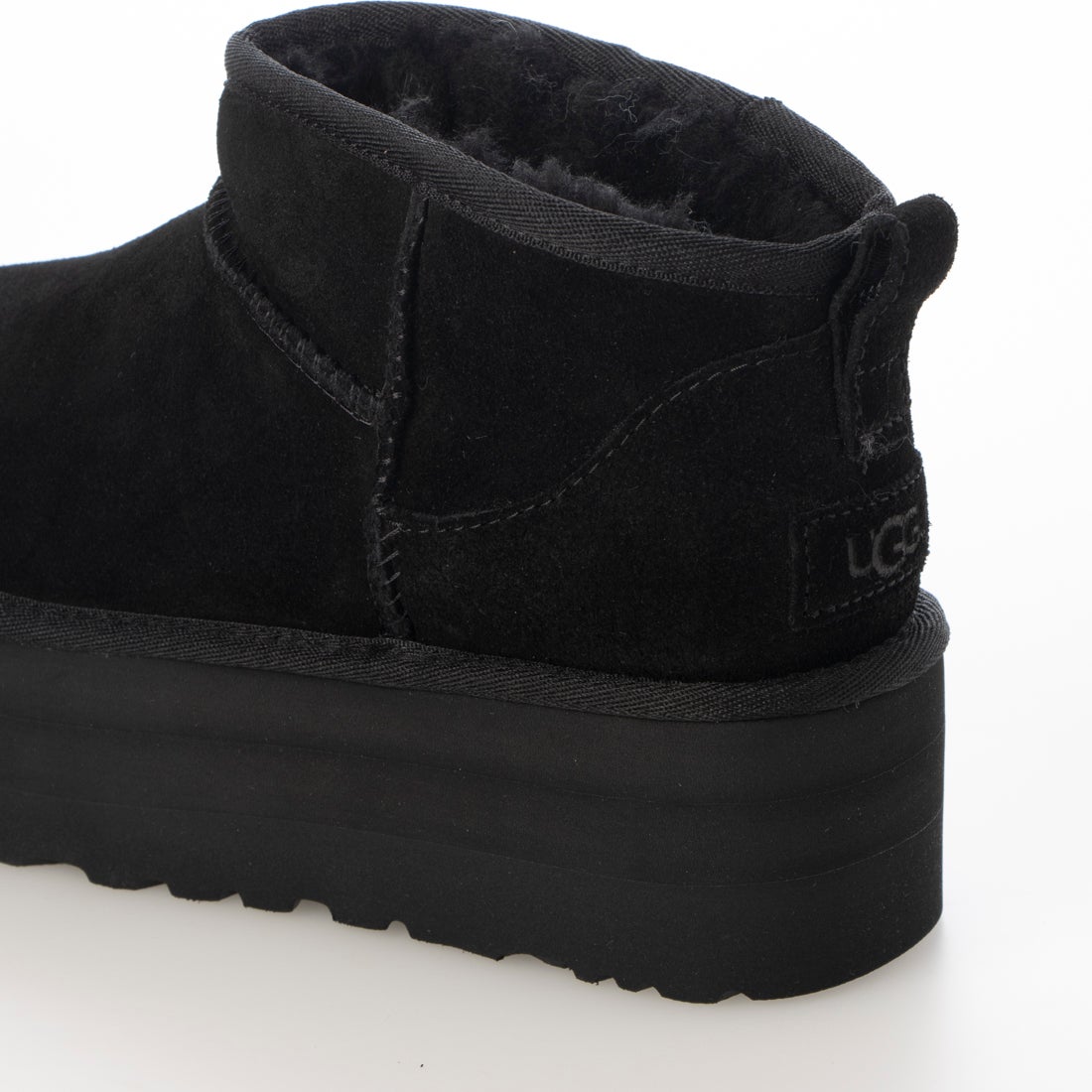 アグ UGG CLASSIC ULTRA MINI PLATFORM 厚底ムートンブーツ （ブラック