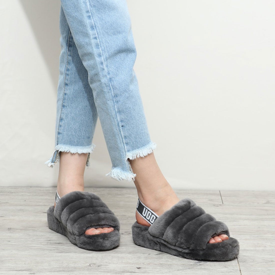 アグ UGG フラッフ イヤー スライド （チャコール） -靴＆ファッション