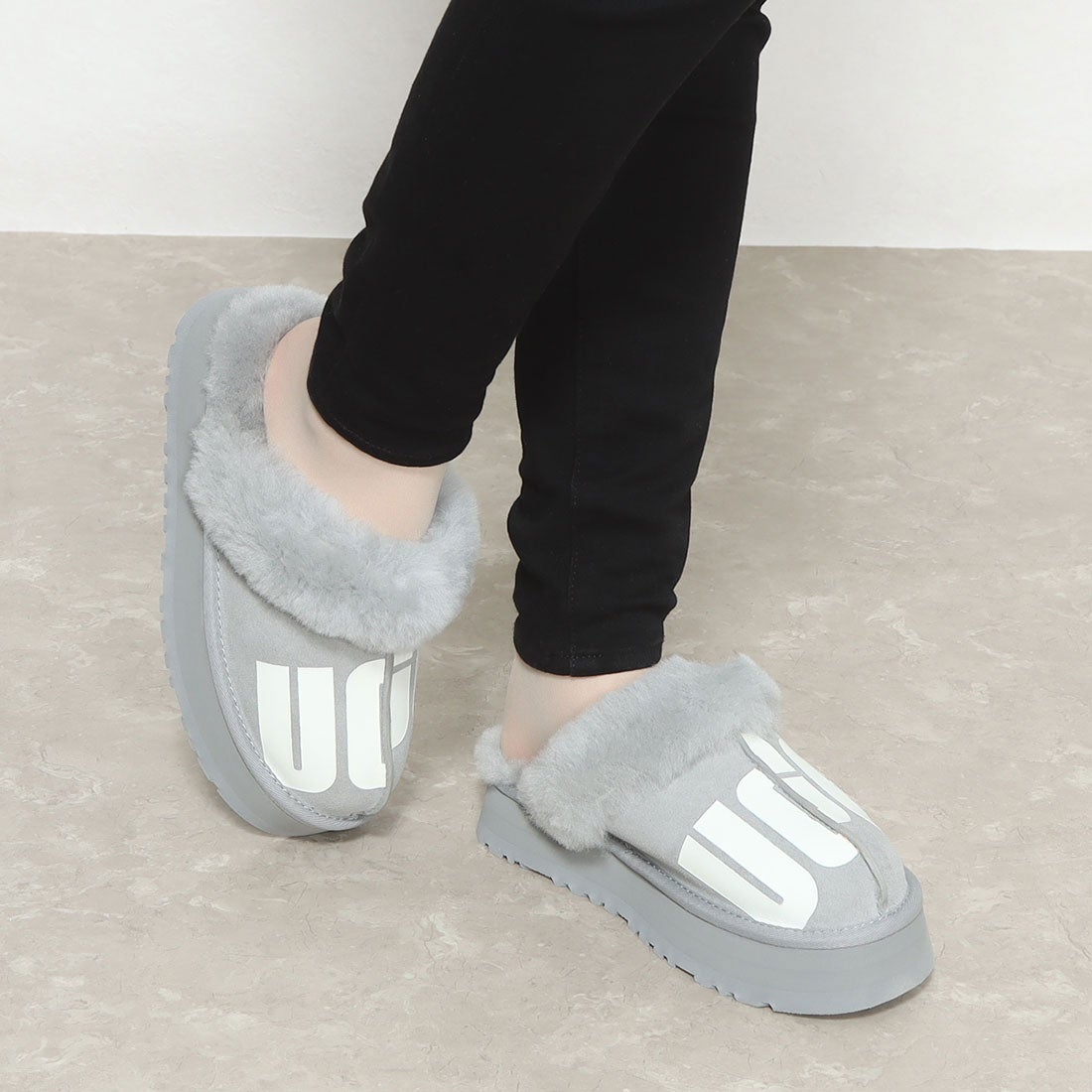 アグ UGG ☆ムートンウェッジサンダル DISQUETTE CHOPD （ライトグレー