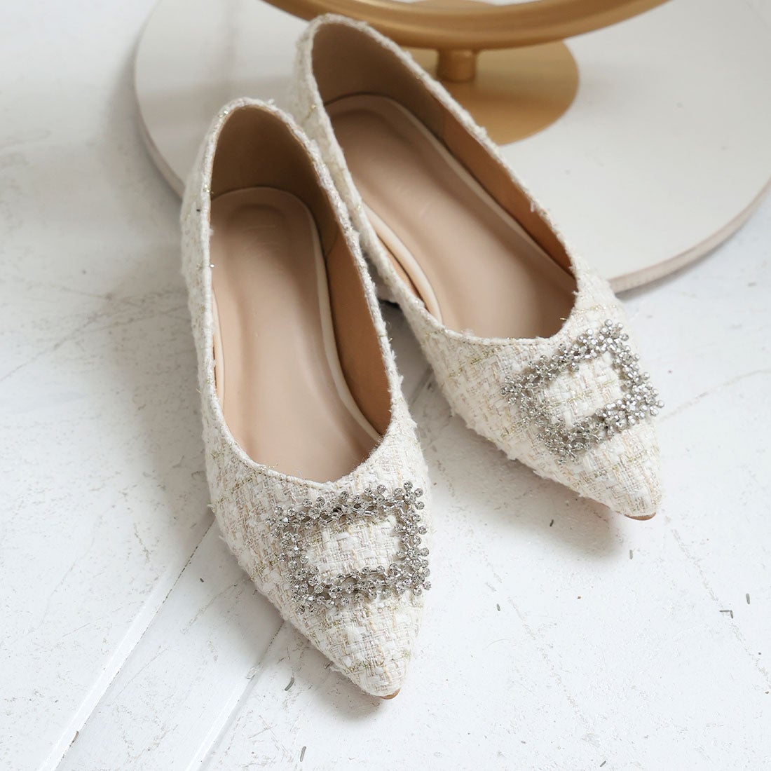 ヴィヴィアン VIVIAN ポインテッドトゥビジューバックルモチーフ