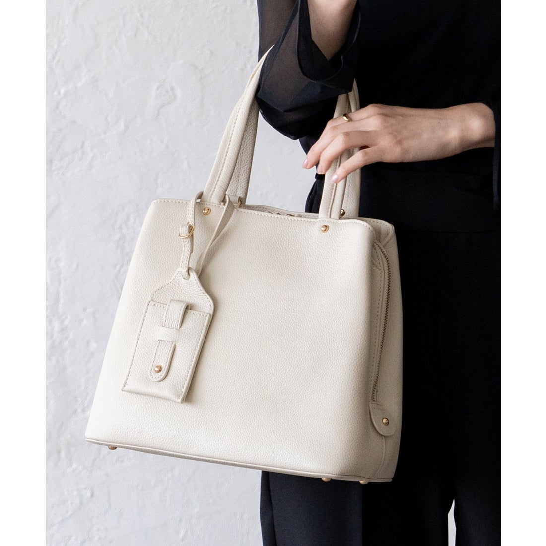 人気item／ヴィータフェリーチェ VitaFelice 本革 レザー ハンドバッグ