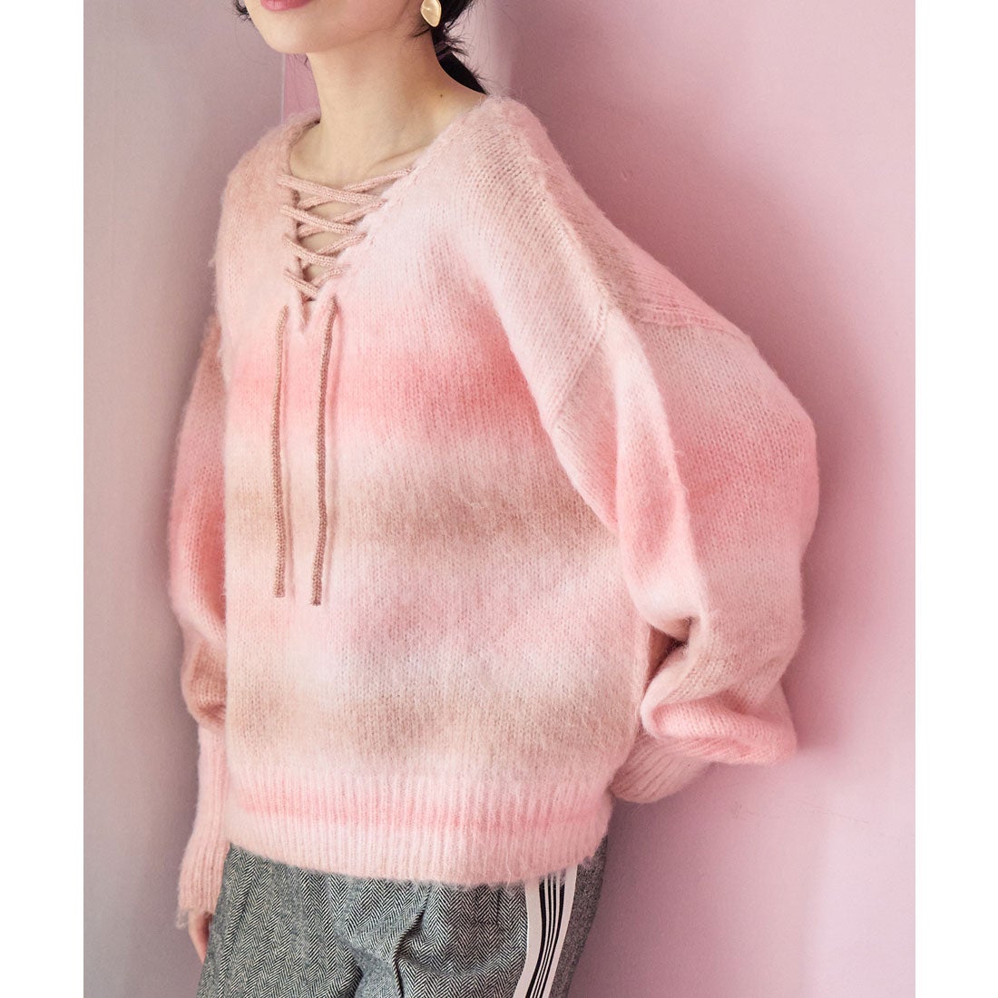 ビス VIS 【前後2WAY】レースアップグラデーションニット （ピンク（63