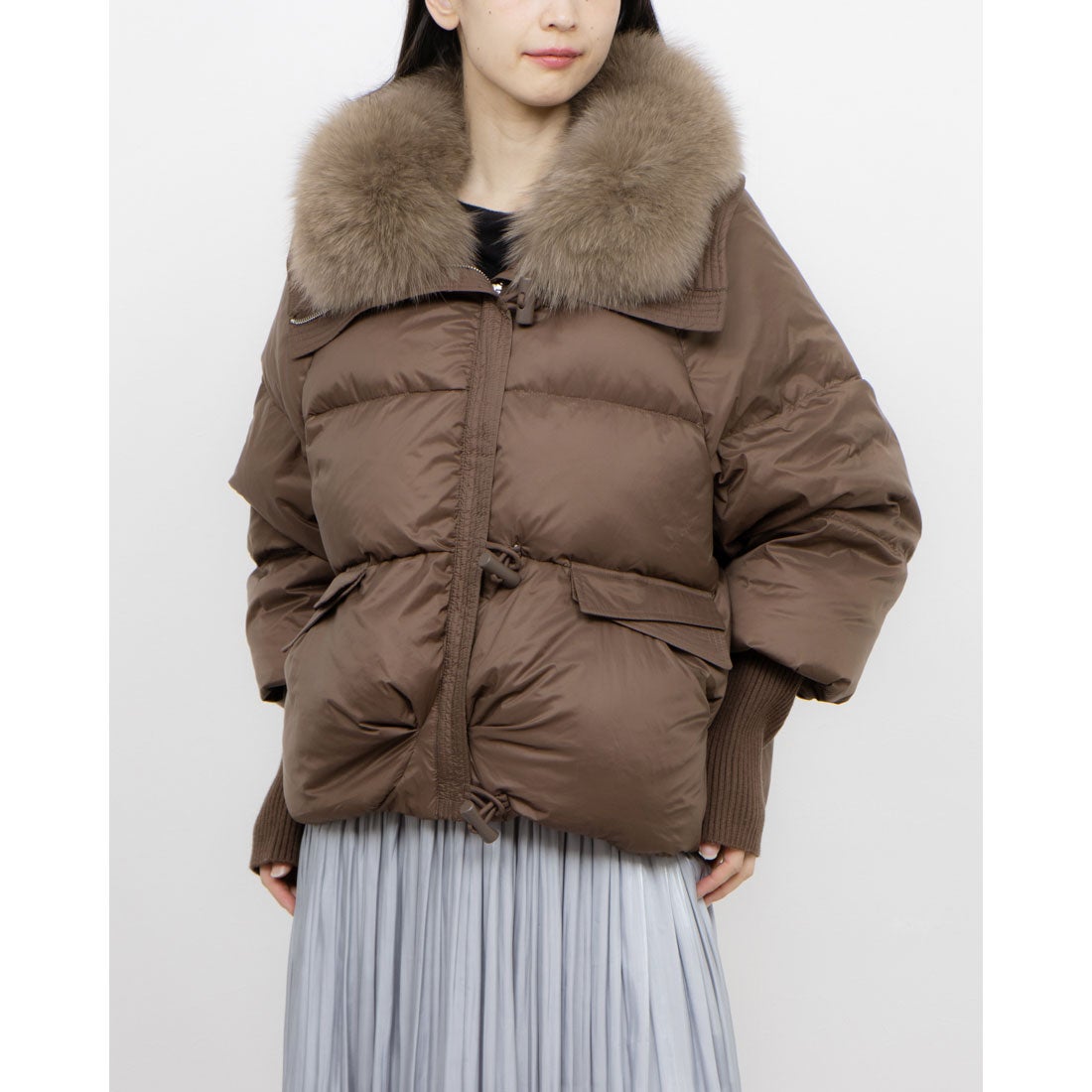 ベスジョーヤ VESGIOIA FOXトリム襟付ダウンジャケット （ブラウン