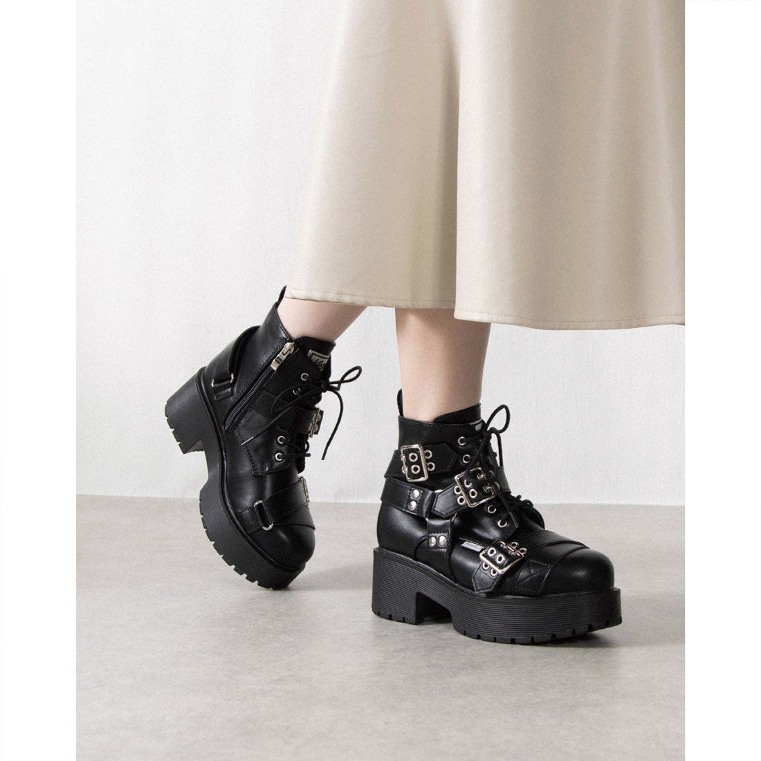 6310008 【防滑ソール】厚底レースアップブーツ （ブラックパープル