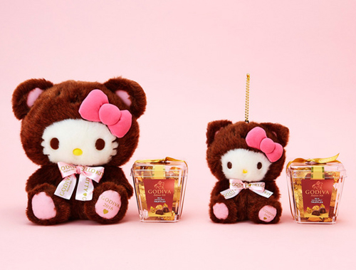 今年はテディベアの着ぐるみを着たキティが登場！ゴディバとコラボした