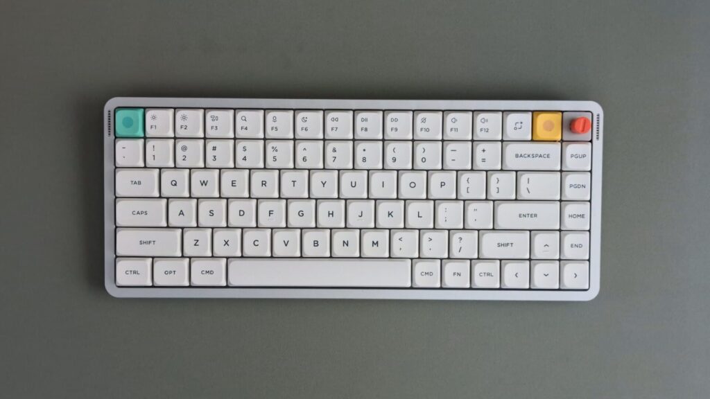 クセになる打鍵感・打鍵音でカスタマイズ性も高いワイヤレスロー