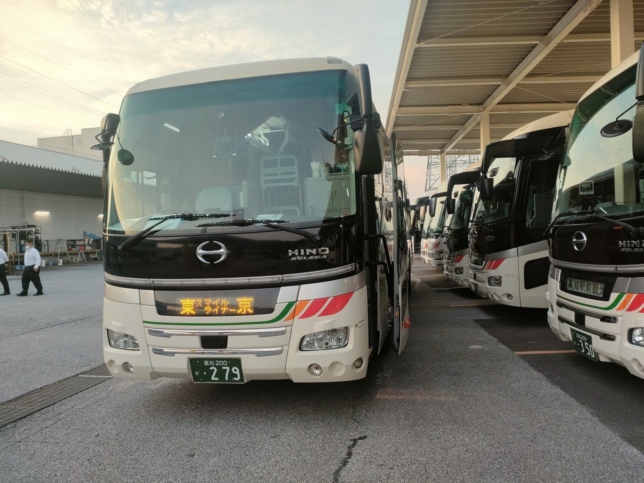 日本初の寝台バス】完全に横になれる「ソメイユプロフォン」に乗って