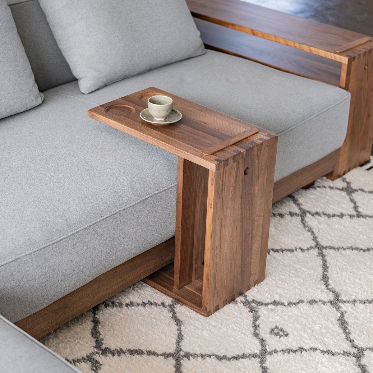 トラビス サイドテーブル｜家具・インテリア通販の関家具【公式】