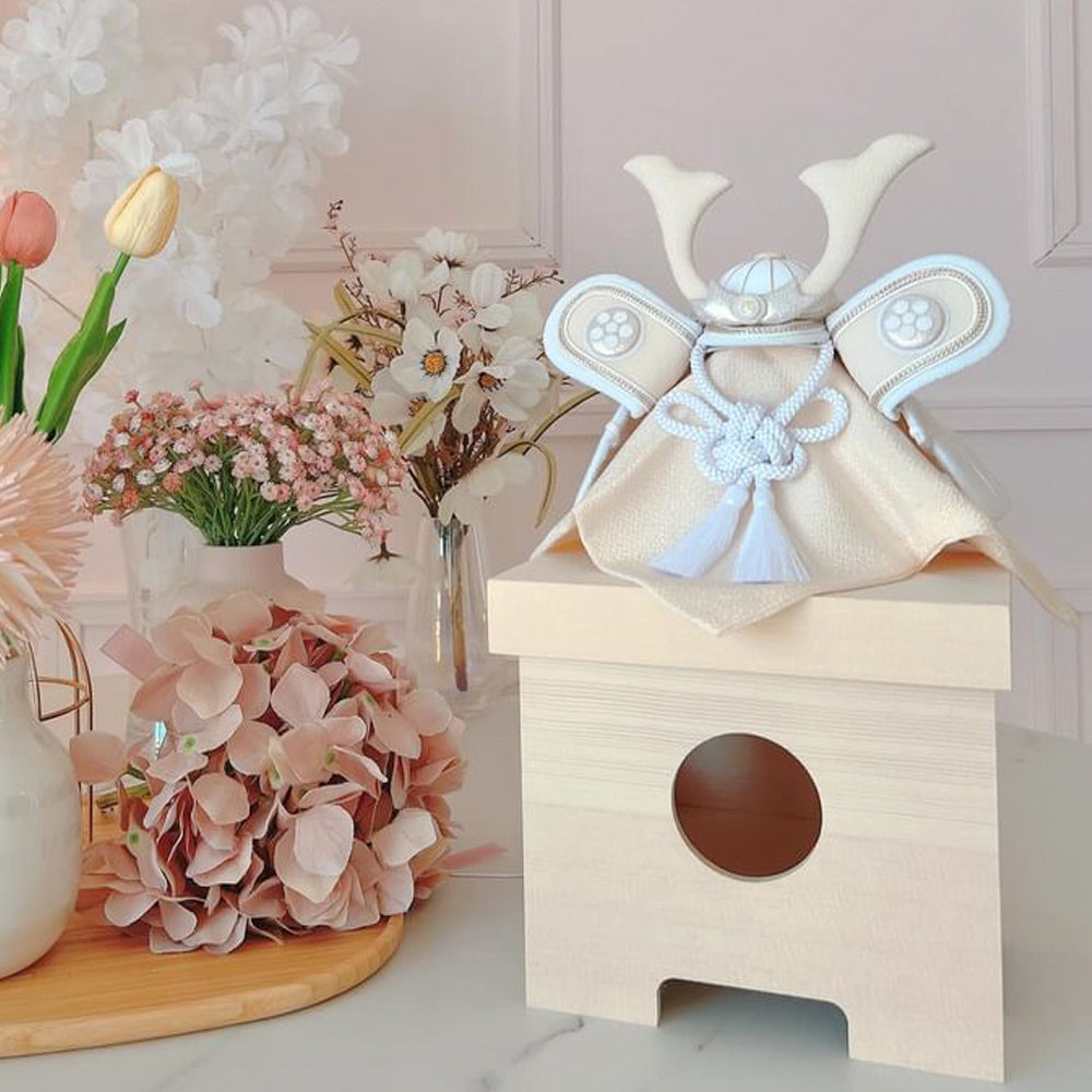 五月人形・兜飾り 翠（sui）HAKI 白粋｜出産祝い・ベビー用品通販の