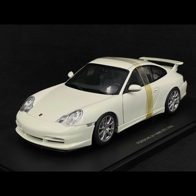 Porsche 911 GT3 type 996 2003 Carrara White 1/18 AutoArt 77942