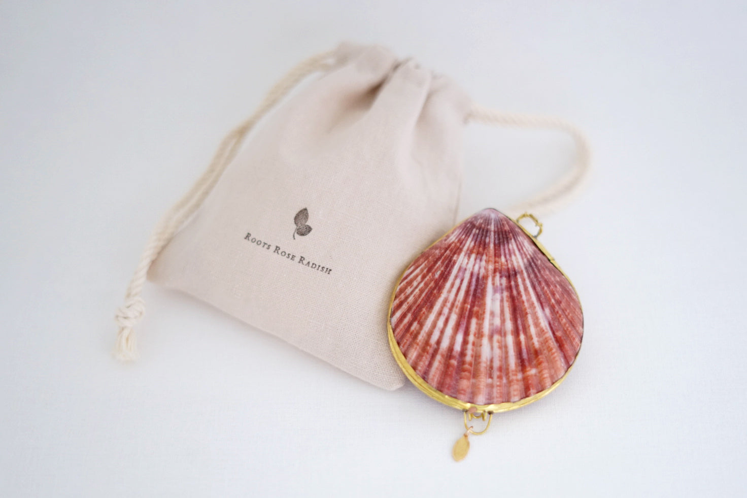 ROOTS ROSE RADISH ソリッドパフューム J〈シダーウッドミルラ