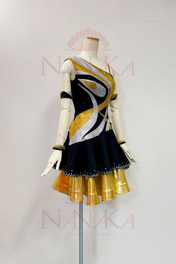 ナルニア国物語 世界に100個 シリアルナンバー付き衣装ダンス ナルニア