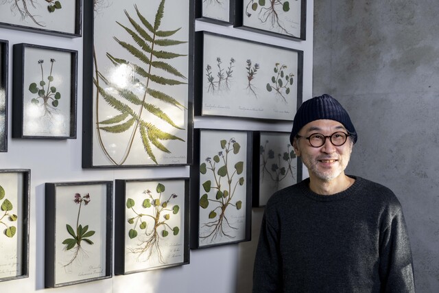 誰もが二度見する、繊細な「鉄の草花」｜彫刻家・モリソン小林さん