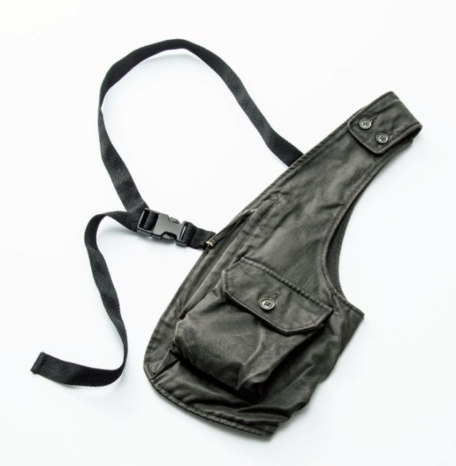 ショルダーベスト／エンジニアド ガーメンツ｜まるでホルスターのよう