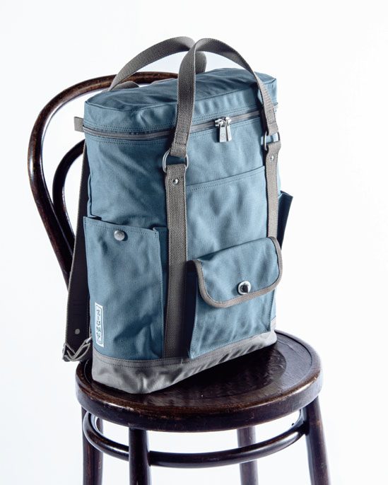 良質な帆布で職人が手作り。生涯使える丈夫で飽きのこないリュック