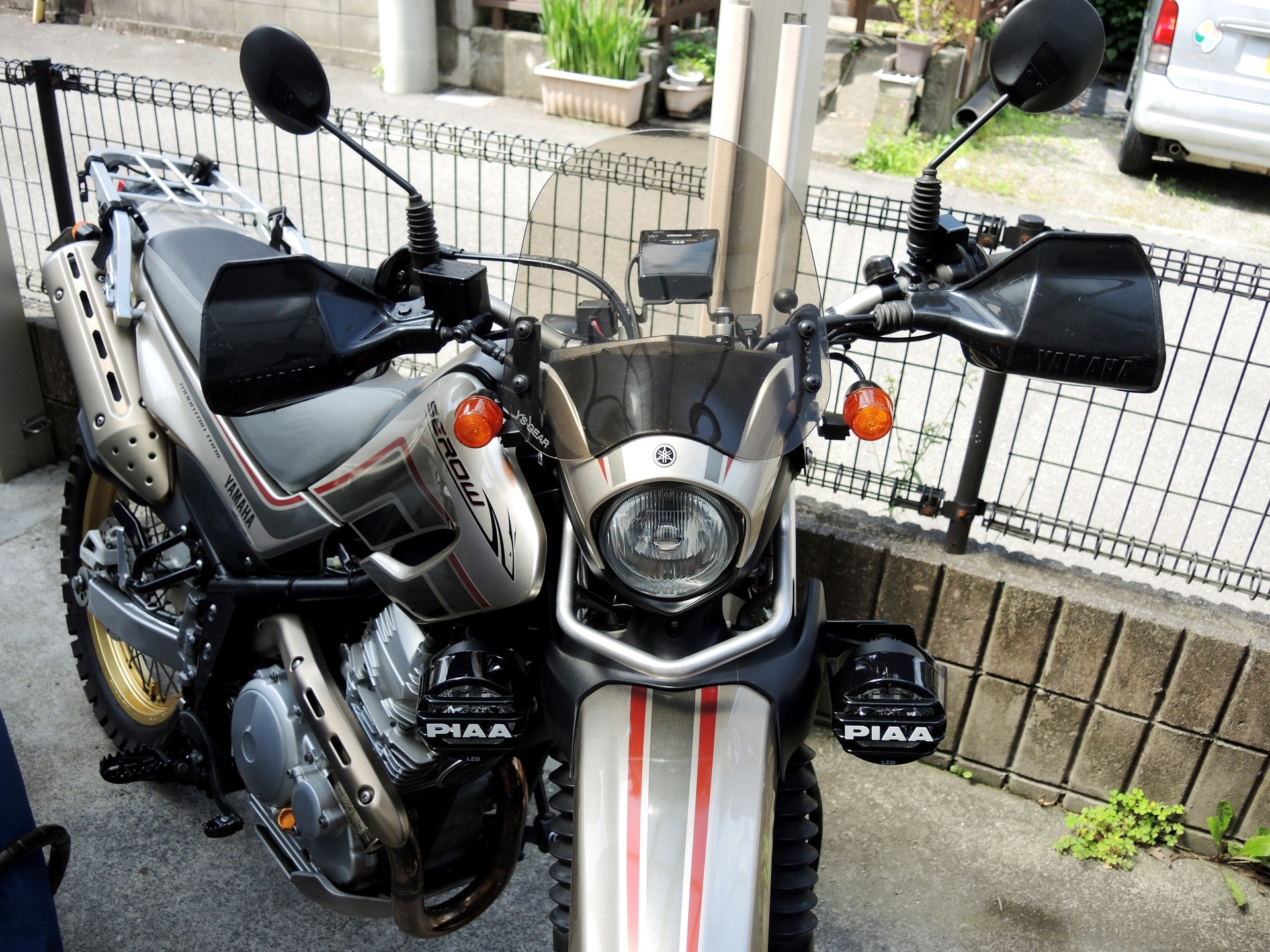 セローに純正アドベンチャースクリーンを装着しました | セローな