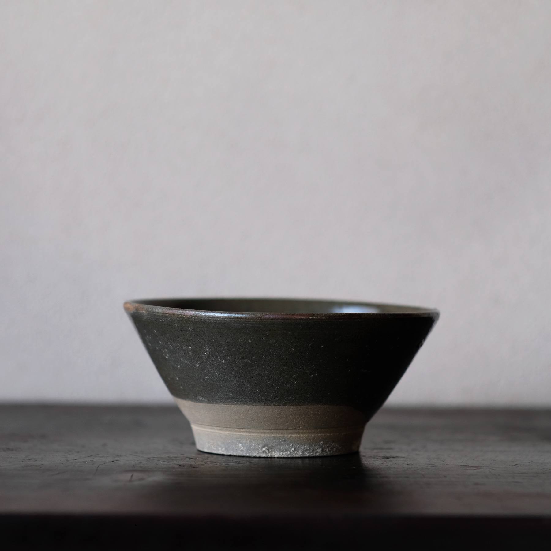 琉球 湧田焼 灰釉碗 | 骨董と詩学 Antique & Poetics | 蛇韻律