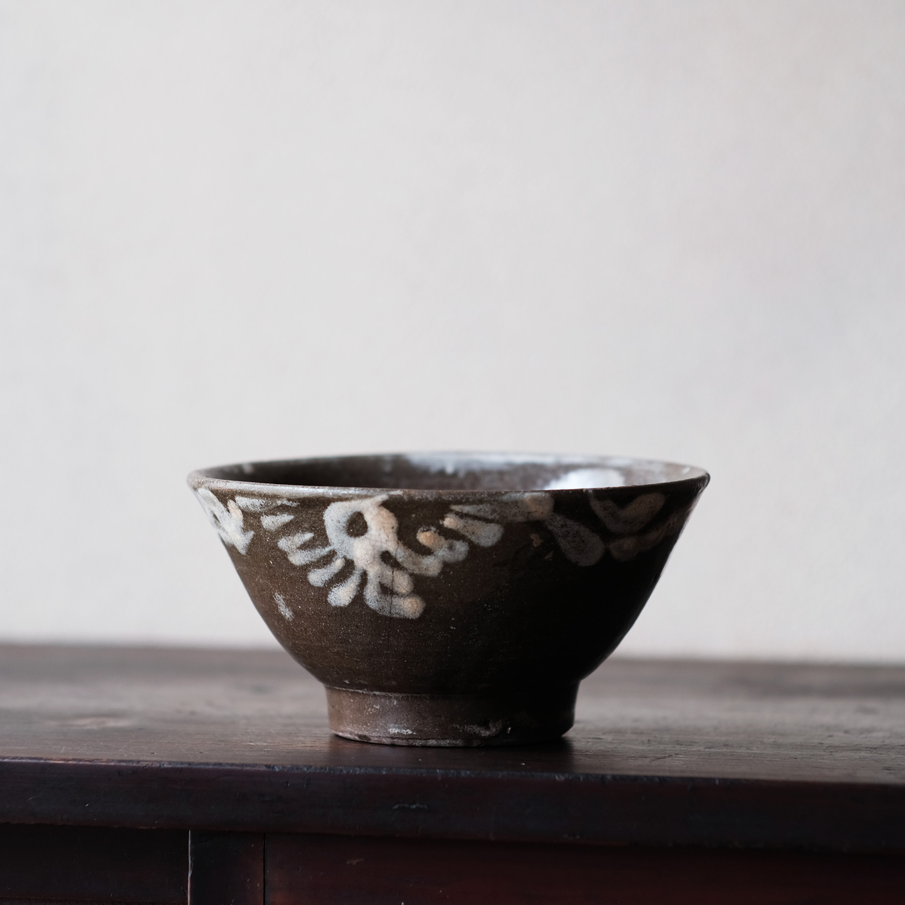 琉球 壺屋焼 筒描茶碗 | 骨董と詩学 Antique & Poetics | 蛇韻律