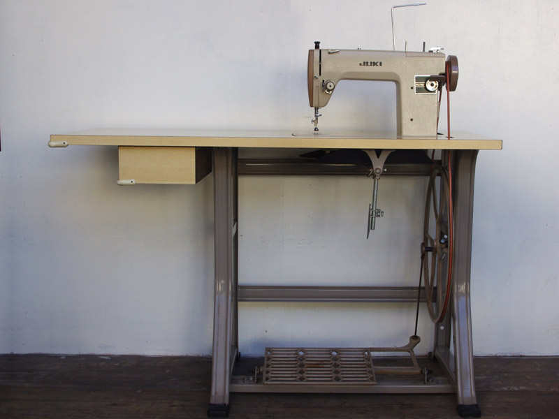No.519 JUKI TL-72 ジューキ製 職業用足踏みミシン：アンティーク