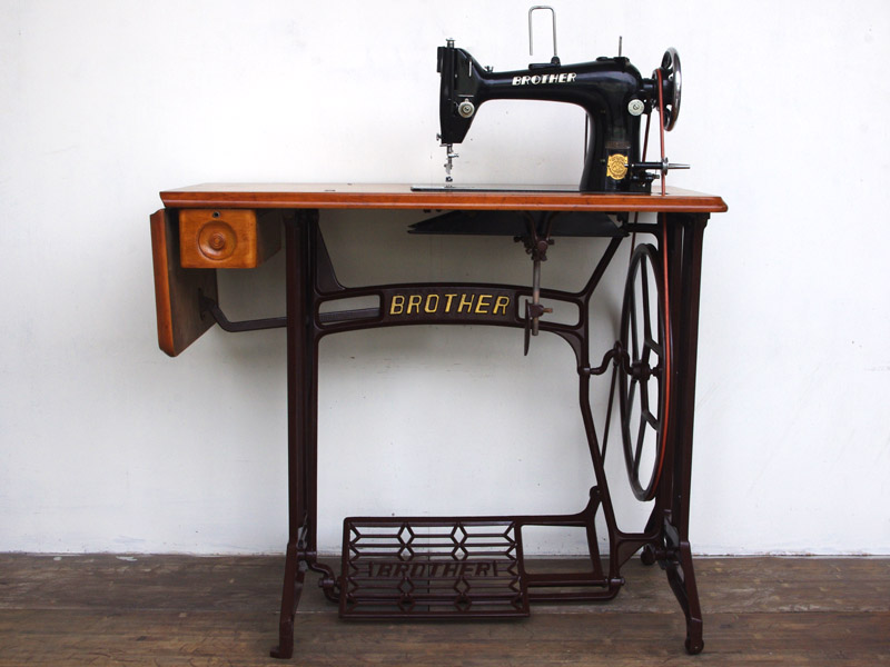 No.531 Brother TA1-618 ブラザー製 職業用足踏みミシンアンティーク