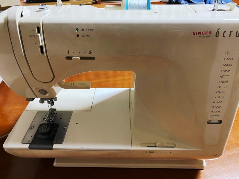 singer-sewing-machine-mon-ami-