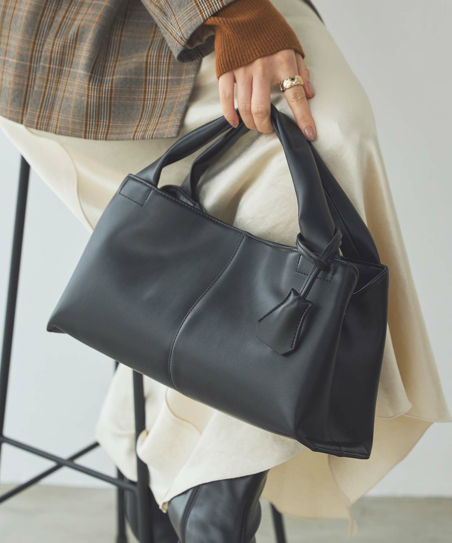 Gready BrilliantPUスクエアワンハンドルバッグ | SEKIMIKI Online