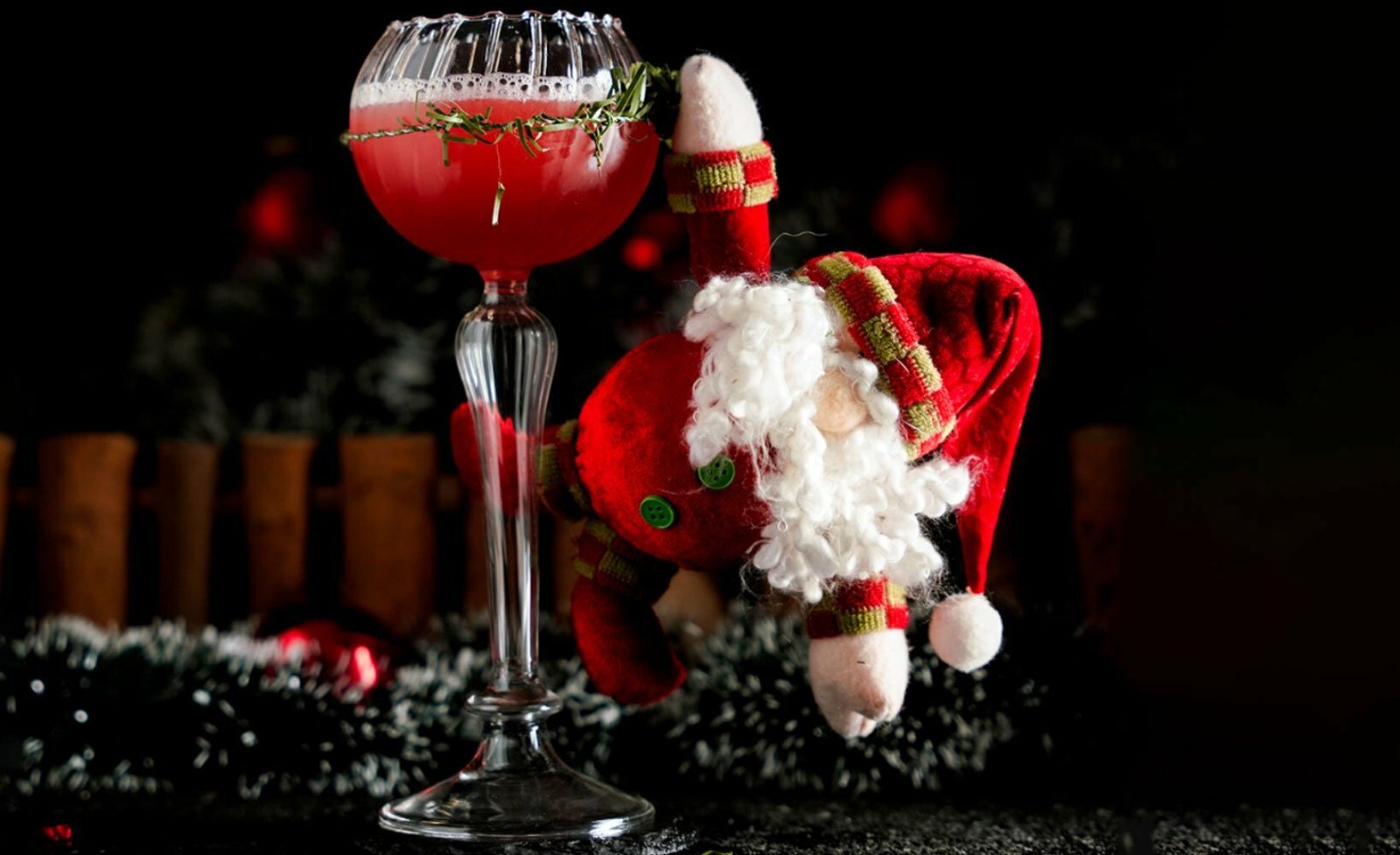 Bruised Heart Cocktail Recipe – Vodka, Raspberry & Peach