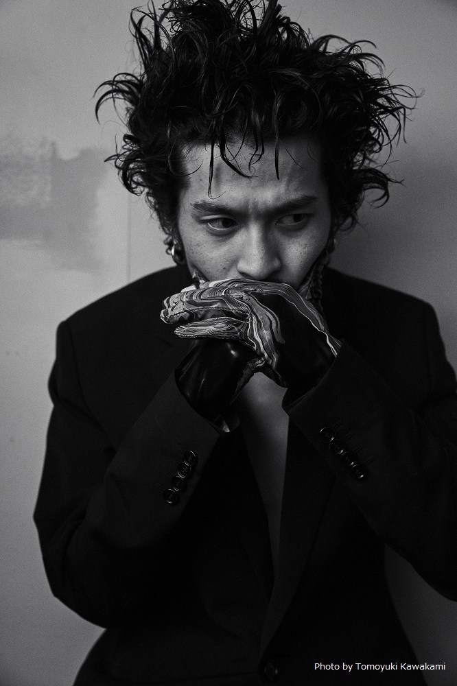 常田大希（King Gnu）、NYでチェロ演奏披露したショー・ミュージック