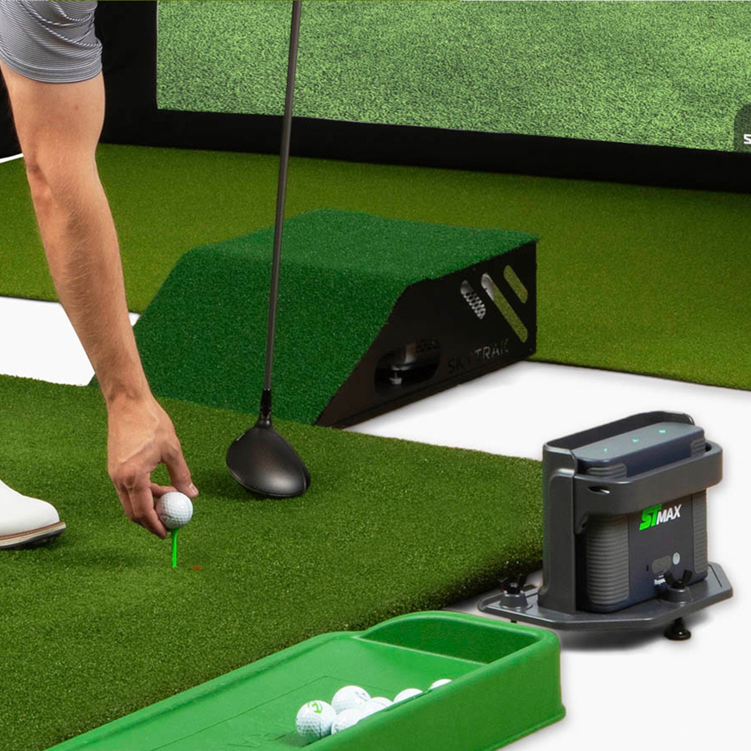 SKYTRAK ST MAX Golf Simulator | Ultimate Studio Package