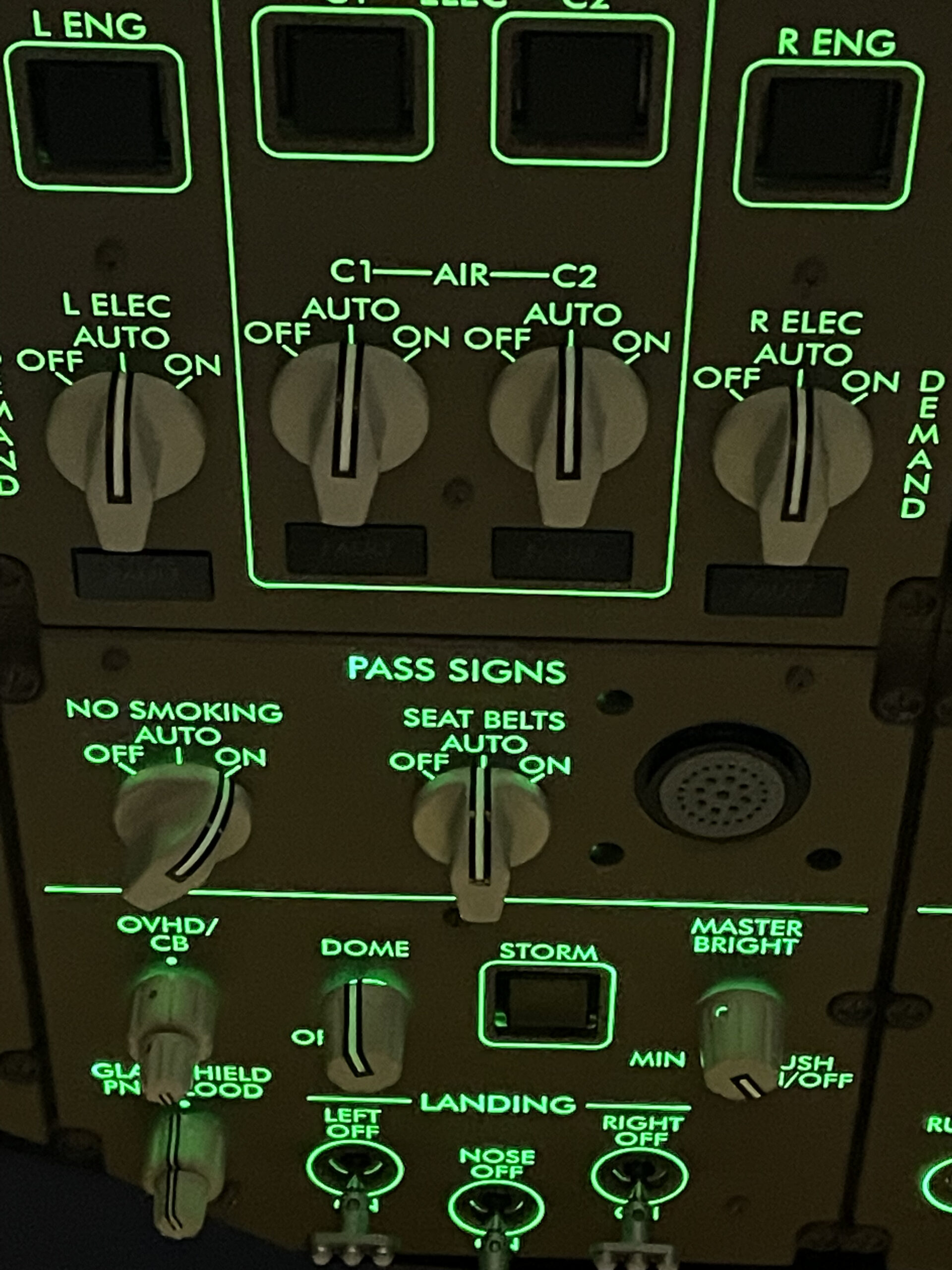 飛行機のシートベルトサインについて！！ - Skyart JAPAN