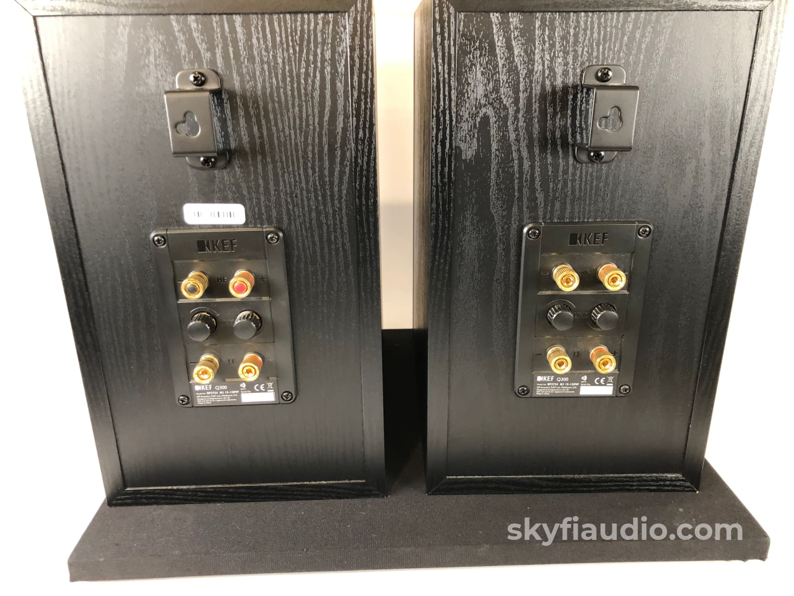 KEF Q300 Coaxial Bookshelf Speakers - Like New