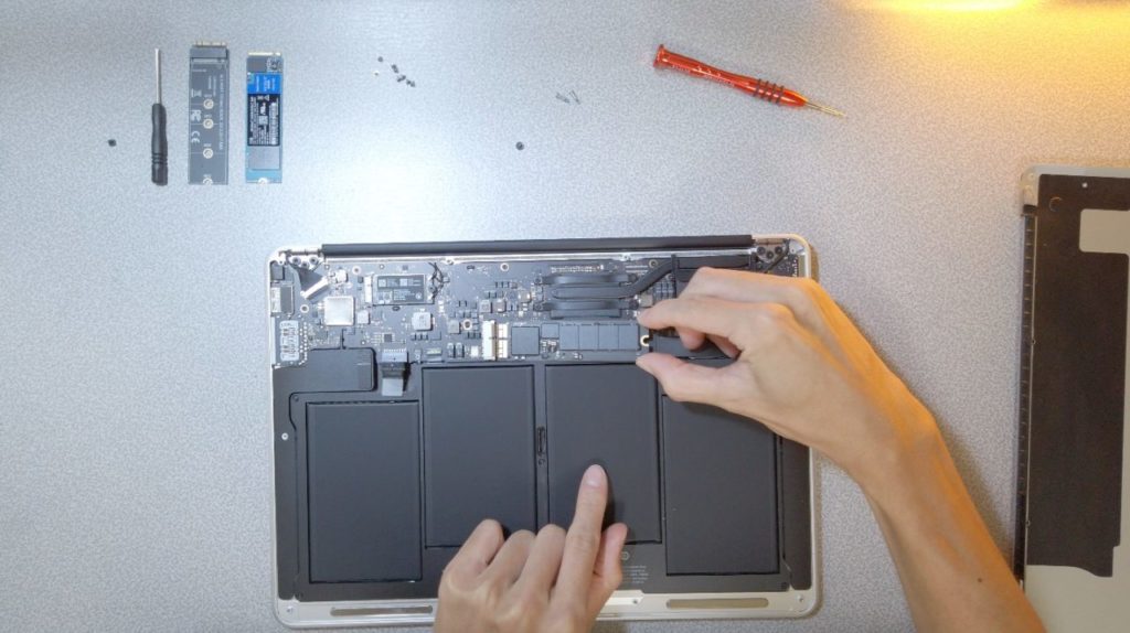 MacBook Air 2017の内蔵SSDを格安で1TBに交換した【手順解説