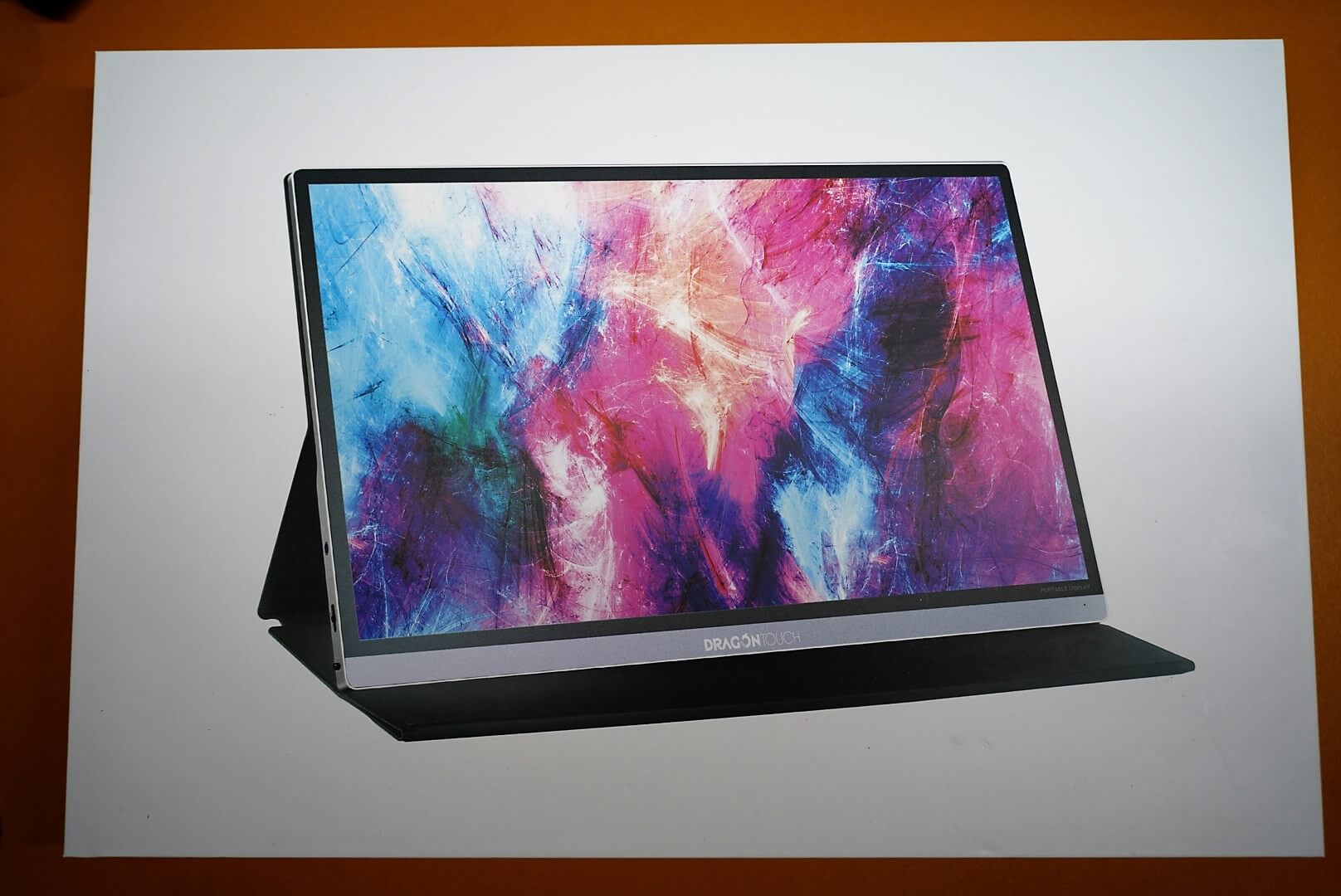 レビュー】Switchもつなぐだけ！4K 15.6インチのHDRモバイル