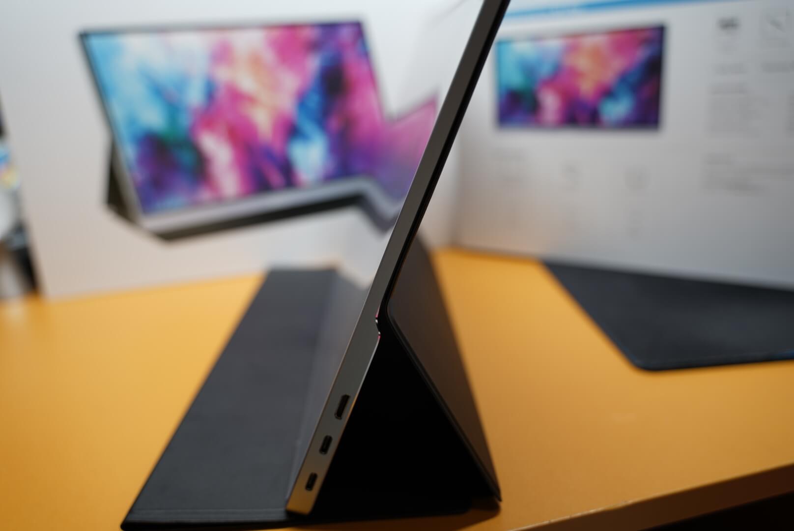 レビュー】Switchもつなぐだけ！4K 15.6インチのHDRモバイル