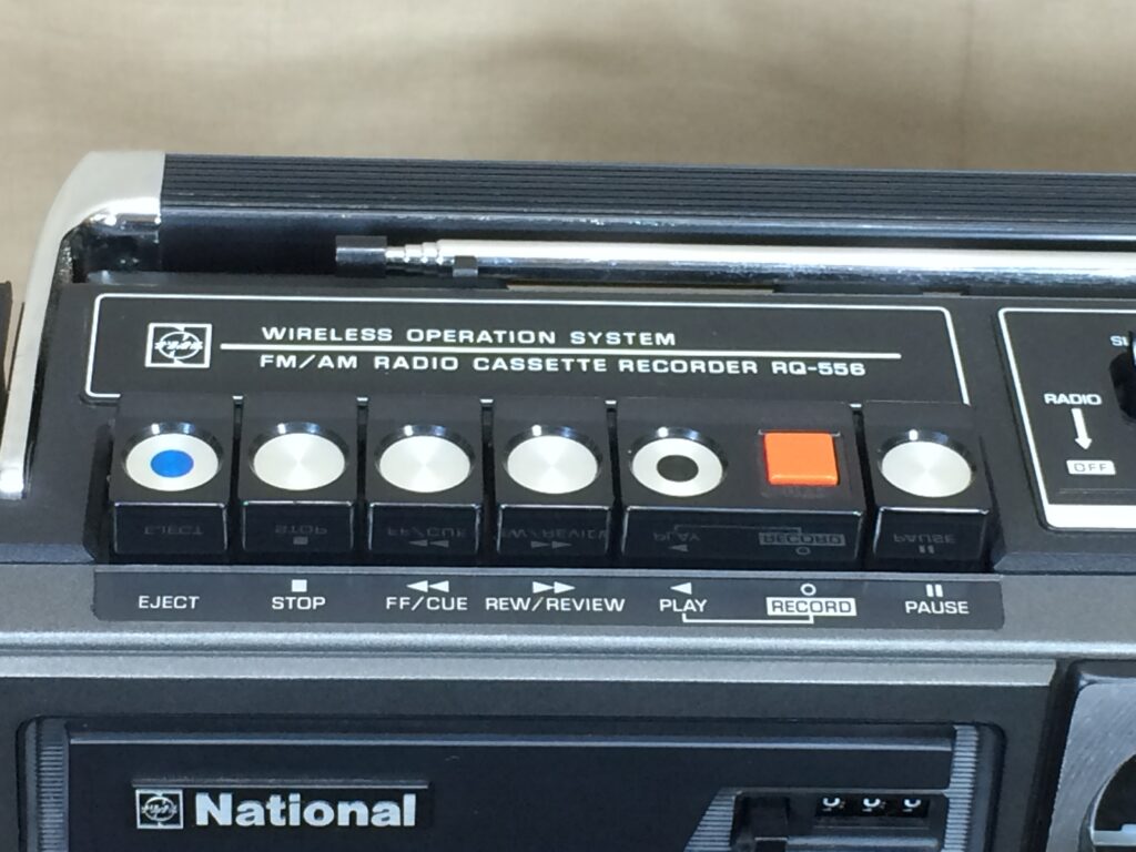 ナショナル RQ-556 – 離れた位置から操作できるワイヤレス