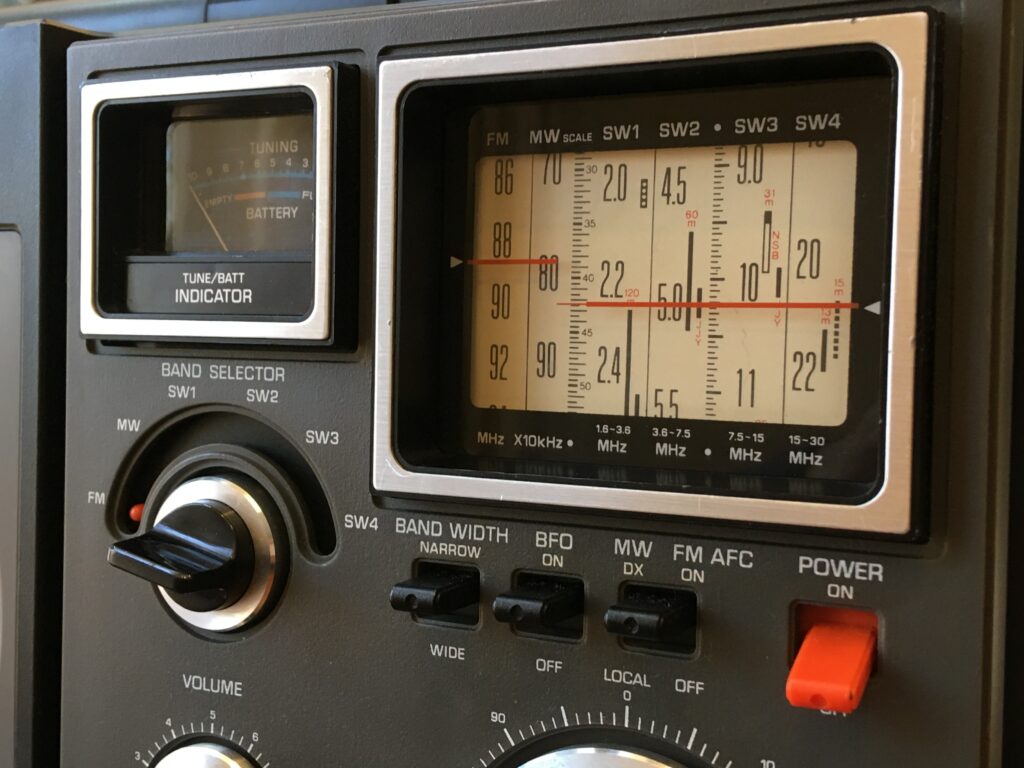 ナショナル RF-1188 – 微妙なポジションの高級BCLラジオ | 【昭和