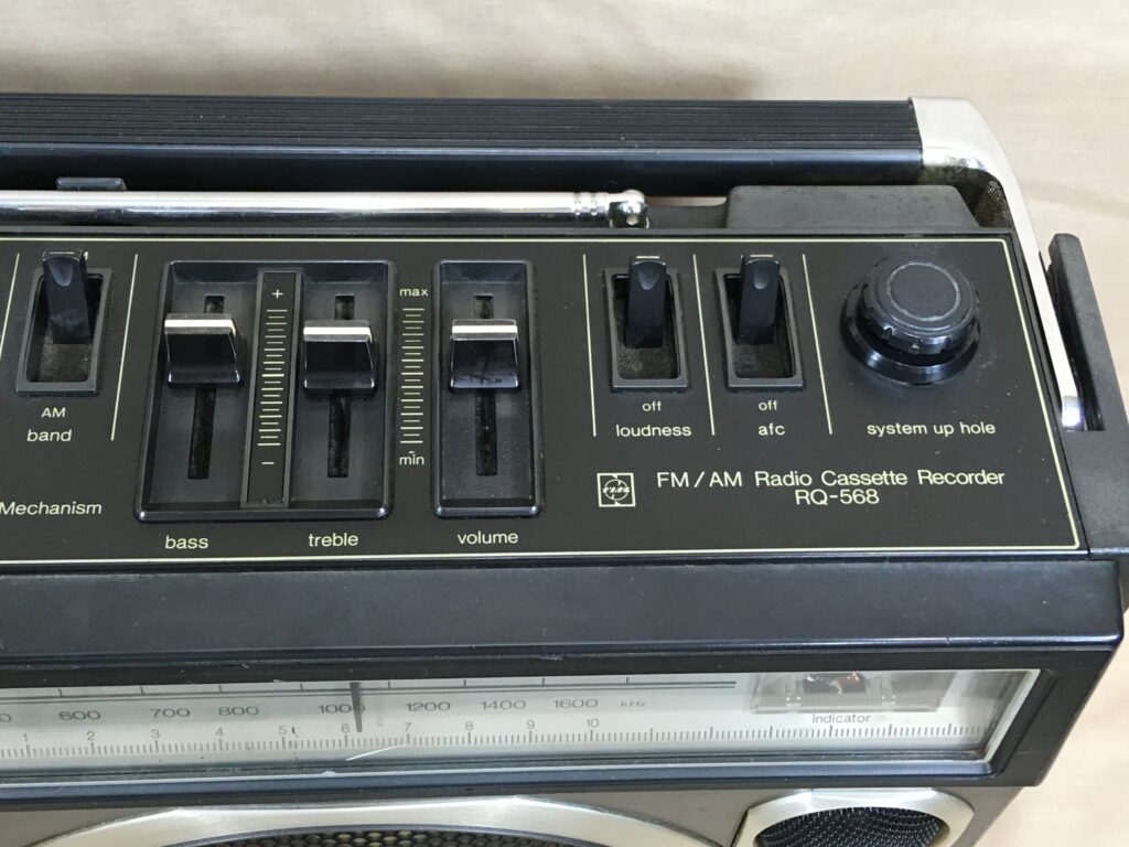 ナショナル RQ-568 – 3ウェイスピーカーで音質を極めたモノラル