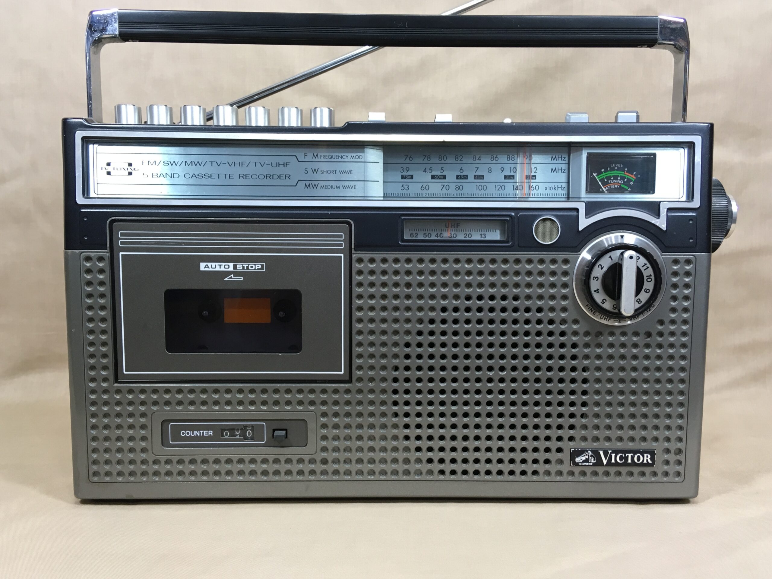 ビクター RC-505 – テレビ音声が聴けるチャンネル付きラジカセ