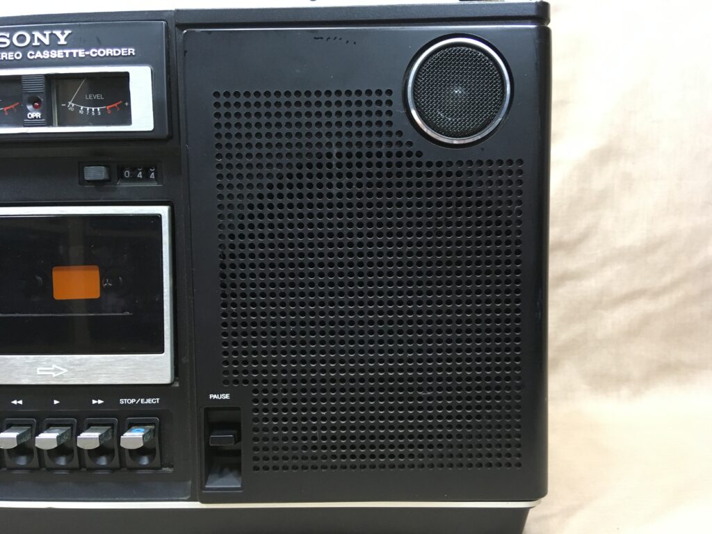 ソニー CF-6500 – 正立式レイアウトがもたらした高級感あふれる