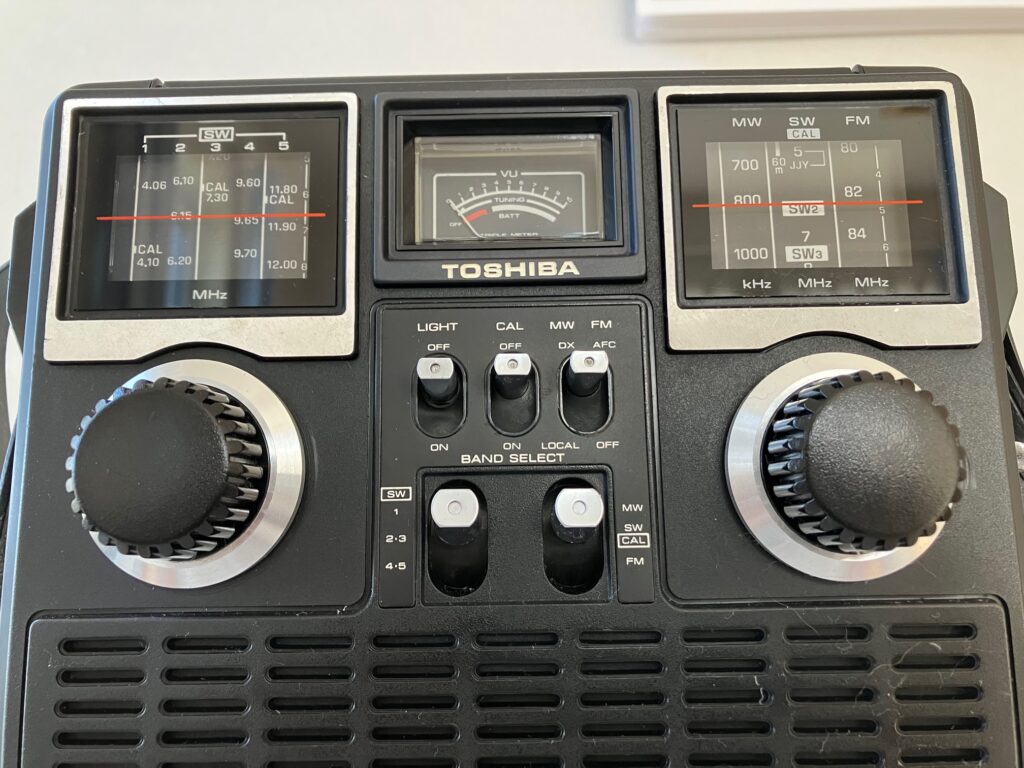 東芝 RP-775F – いち早く周波数直読を実現したBCLラジオ | 【昭和