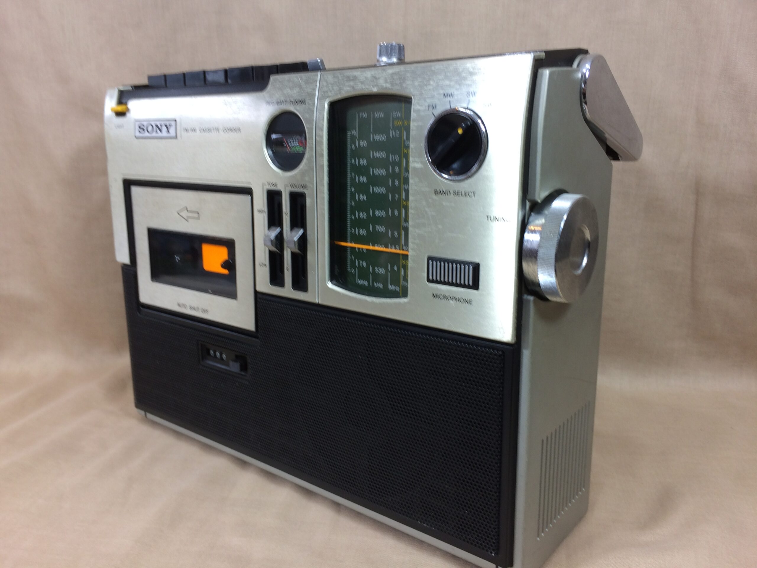 ソニー CF-1760 – メタルフェースがまぶしいラジカセ界の鉄仮面