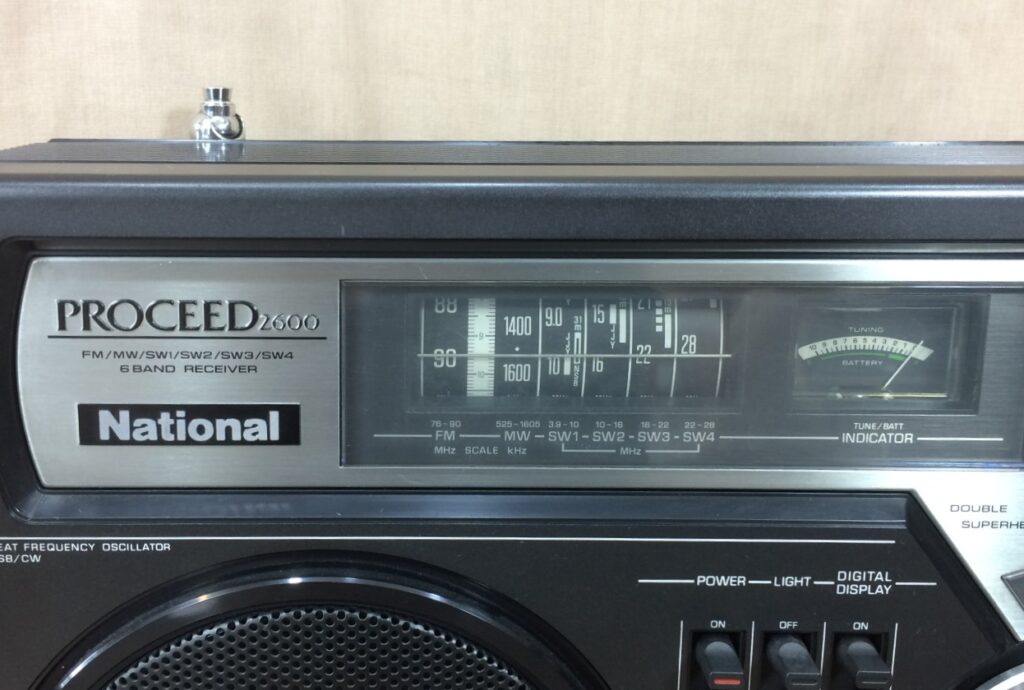 ナショナル RF-2600 – BCLファンの夢をかなえたデジタルカウンター搭載