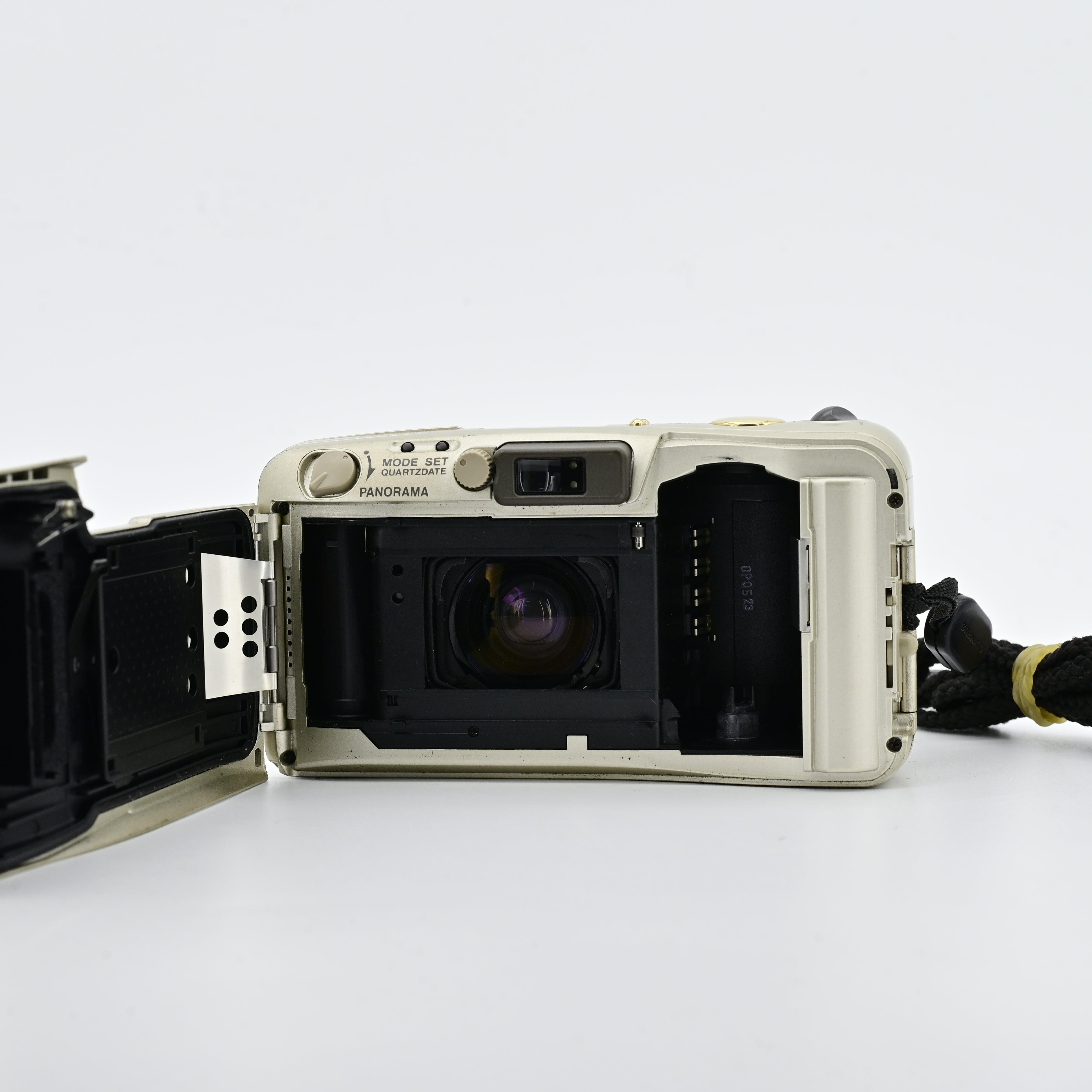 Olympus Mju Zoom 105 Deluxe – SHOWA